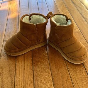 Old Navy Toddler Fur Boots Size 8